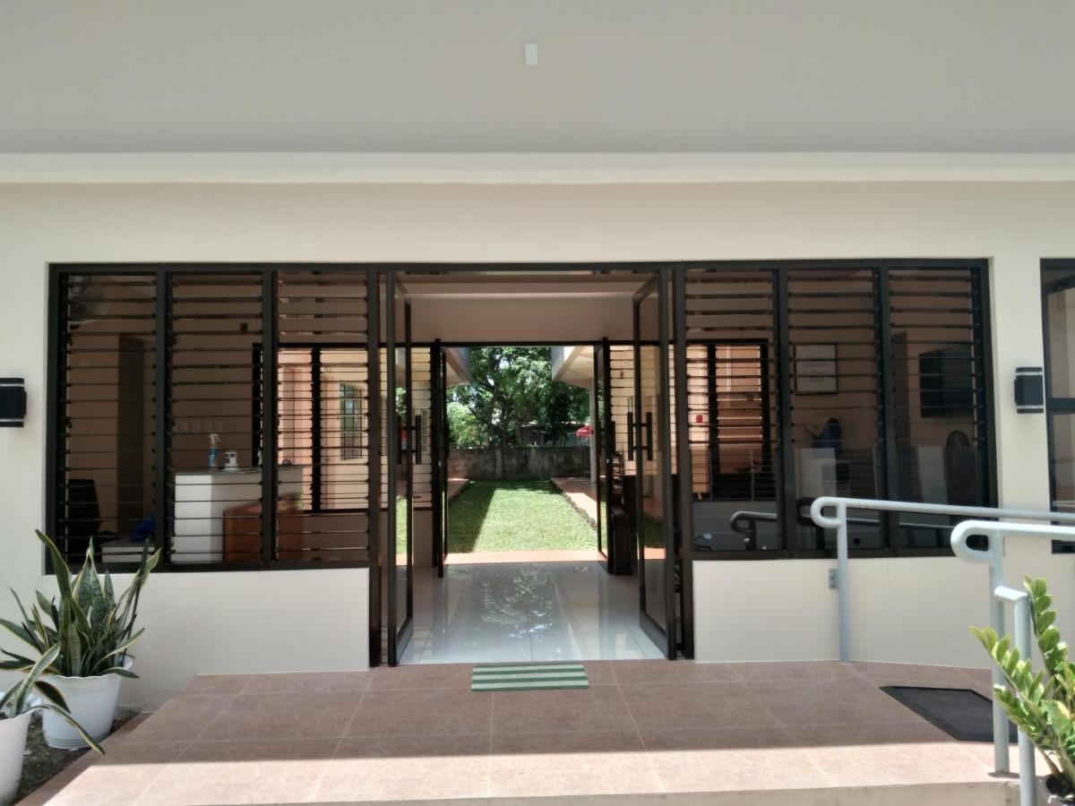 Claytown Pension House Dumaguete City Bagian luar foto