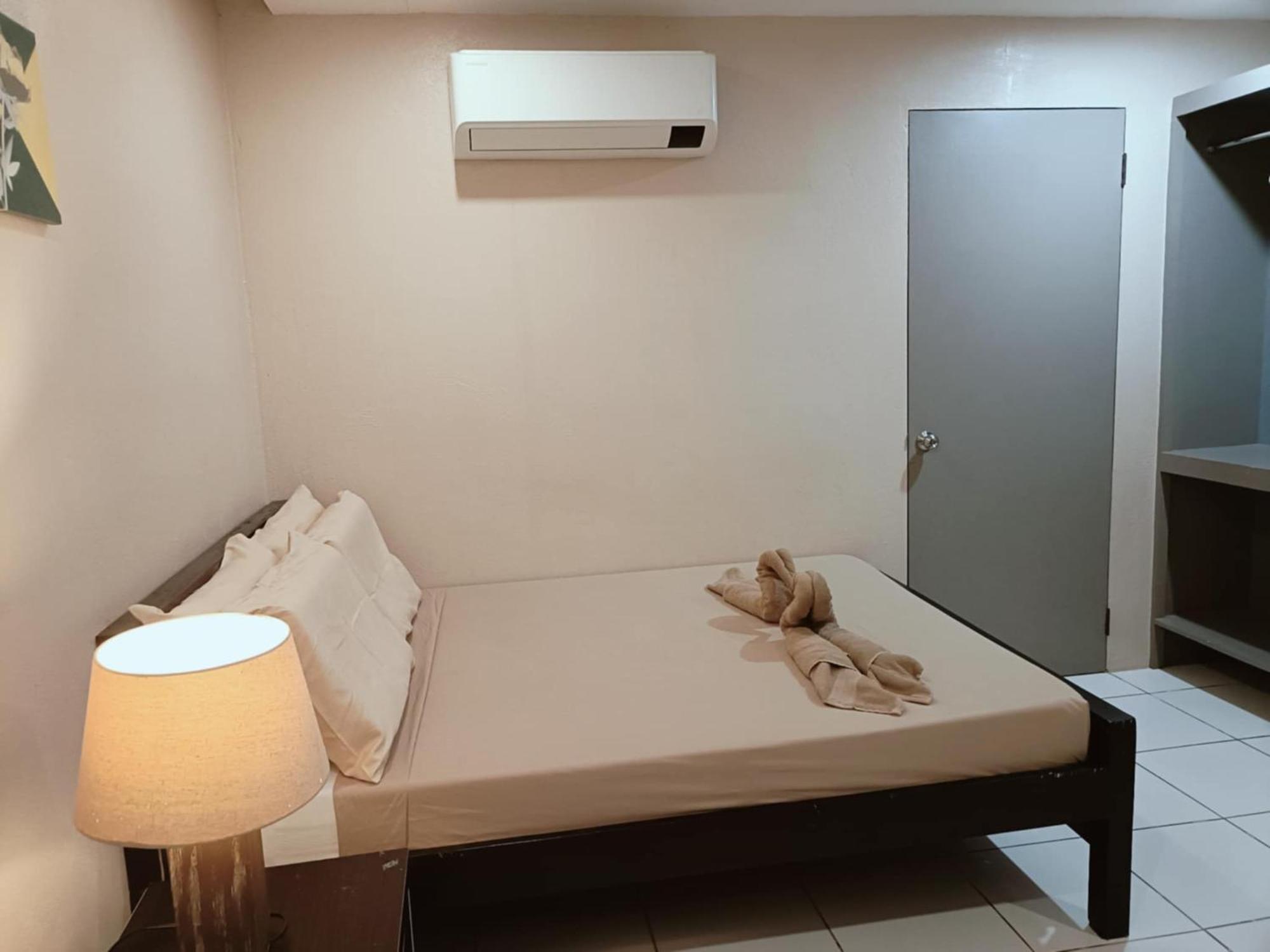 Claytown Pension House Dumaguete City Bagian luar foto