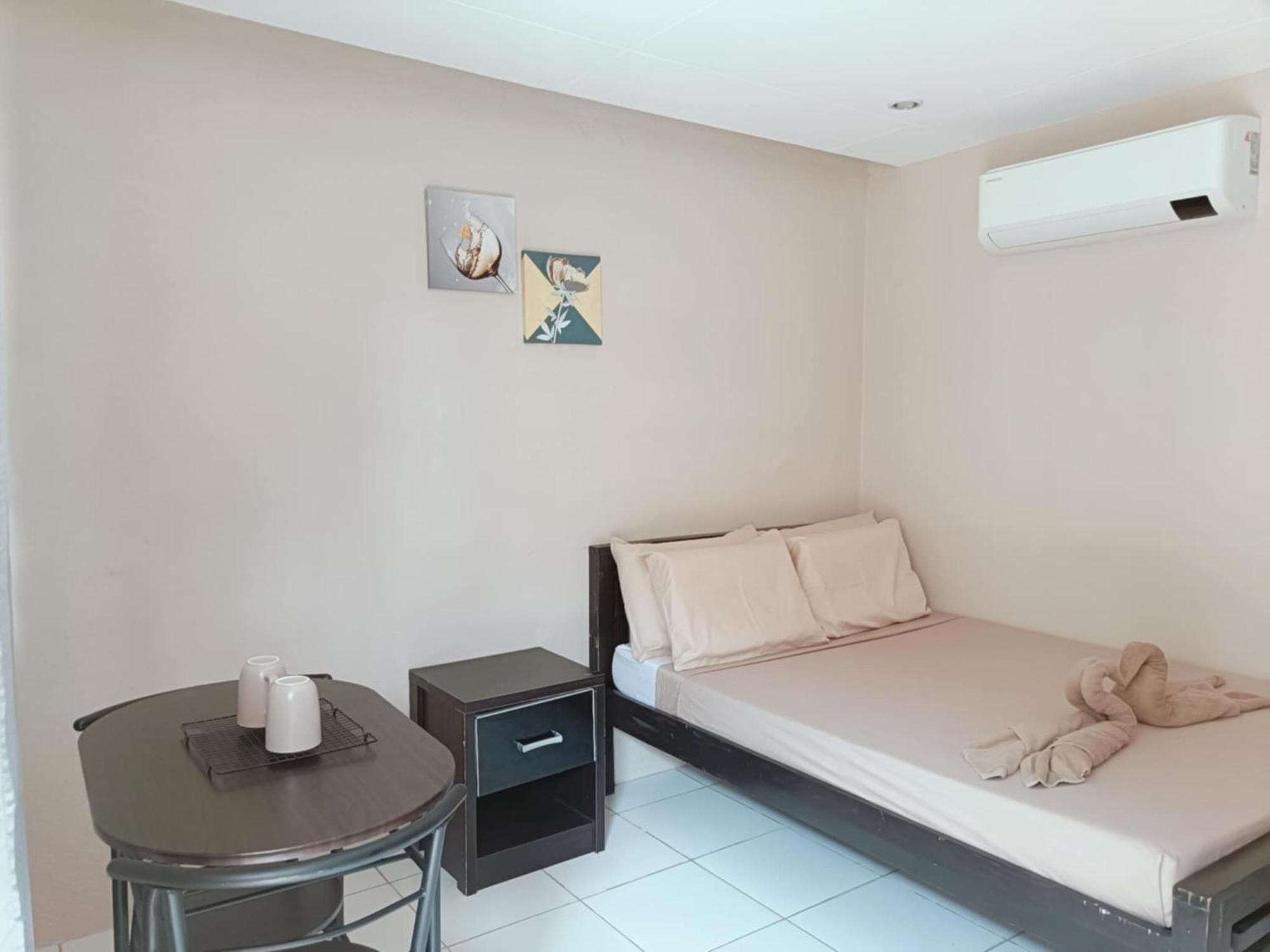 Claytown Pension House Dumaguete City Bagian luar foto