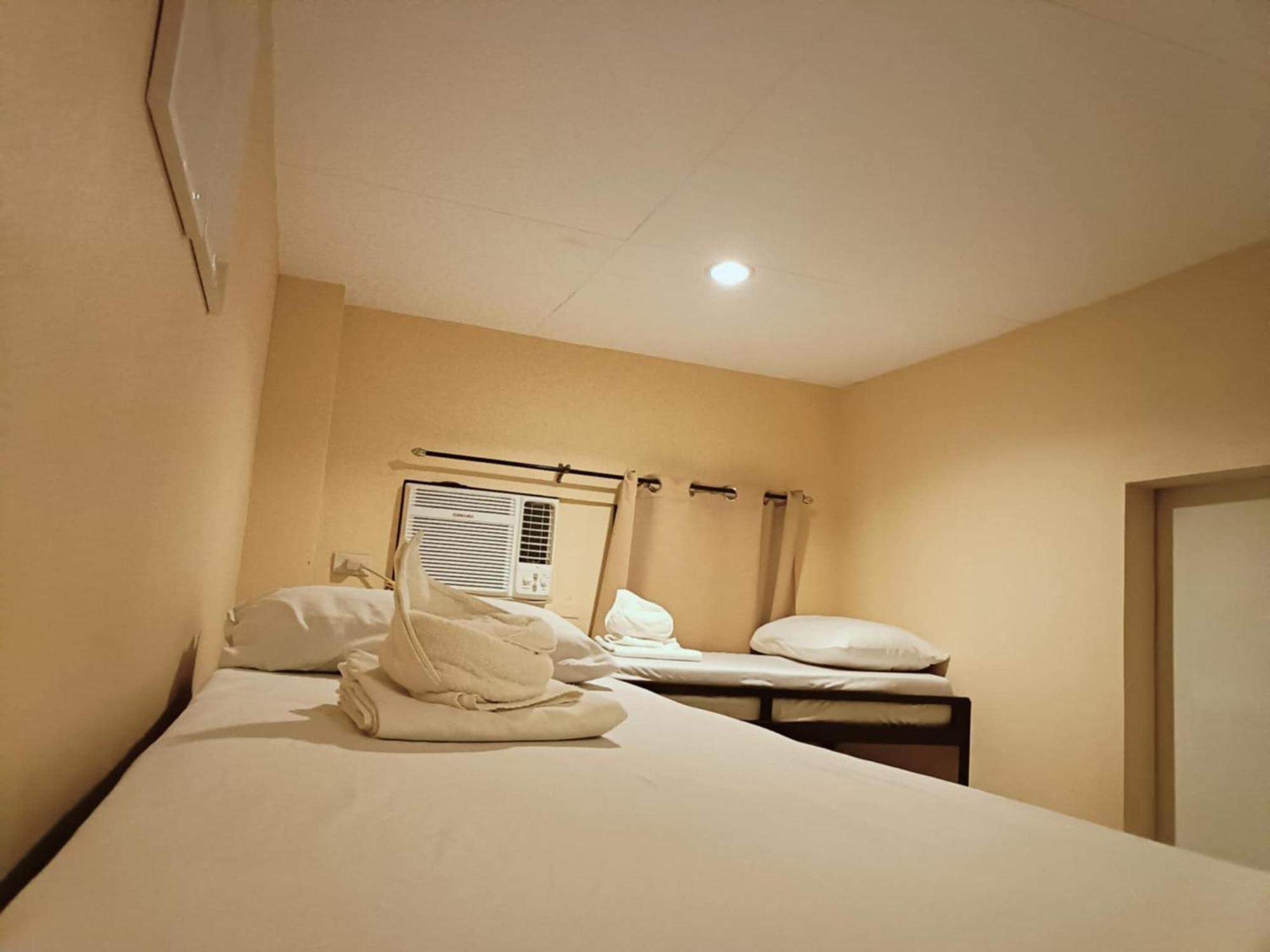 Claytown Pension House Dumaguete City Bagian luar foto