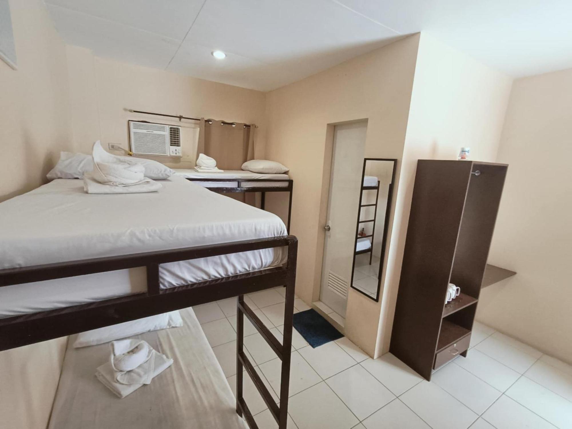 Claytown Pension House Dumaguete City Bagian luar foto