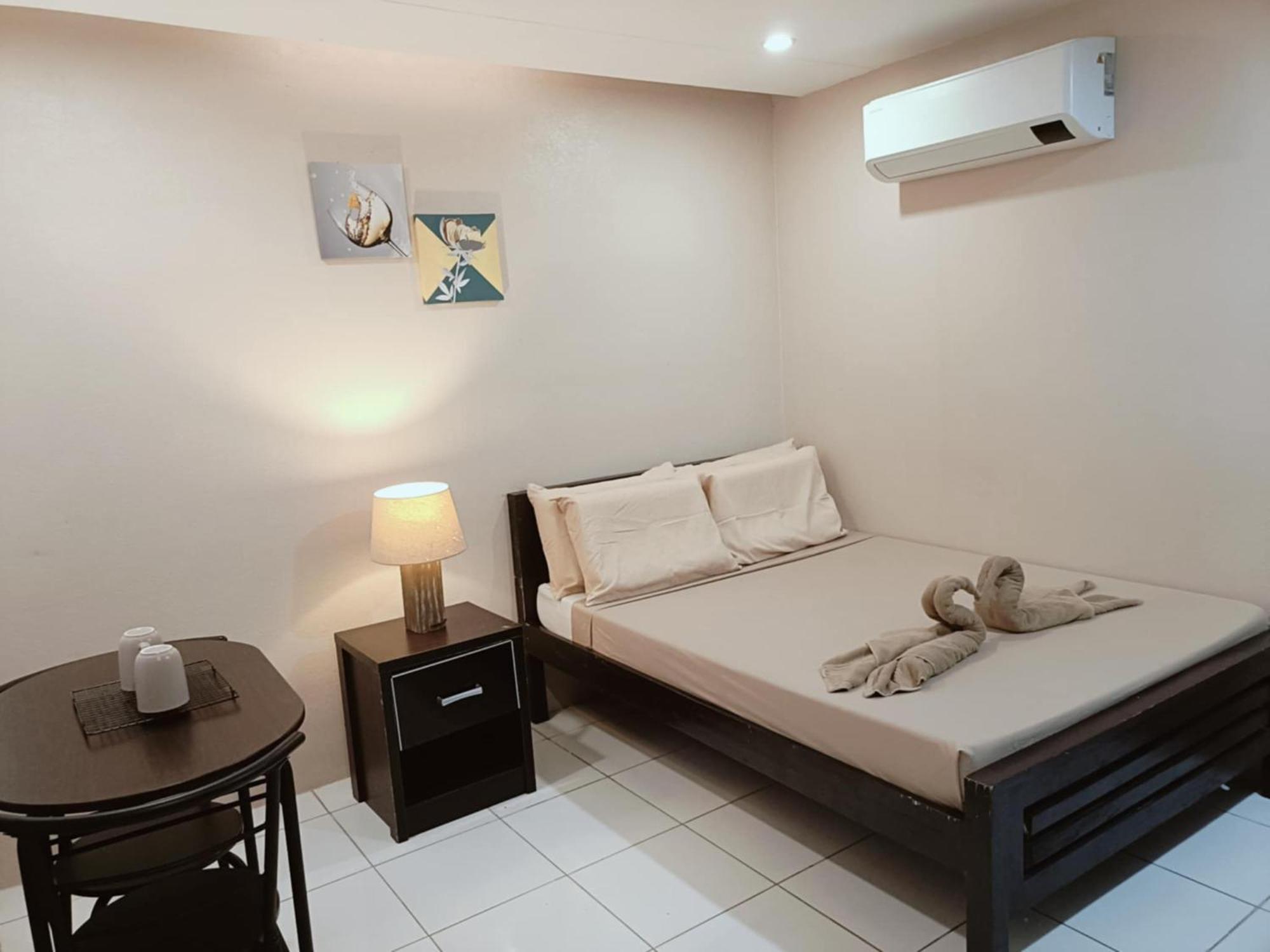 Claytown Pension House Dumaguete City Bagian luar foto