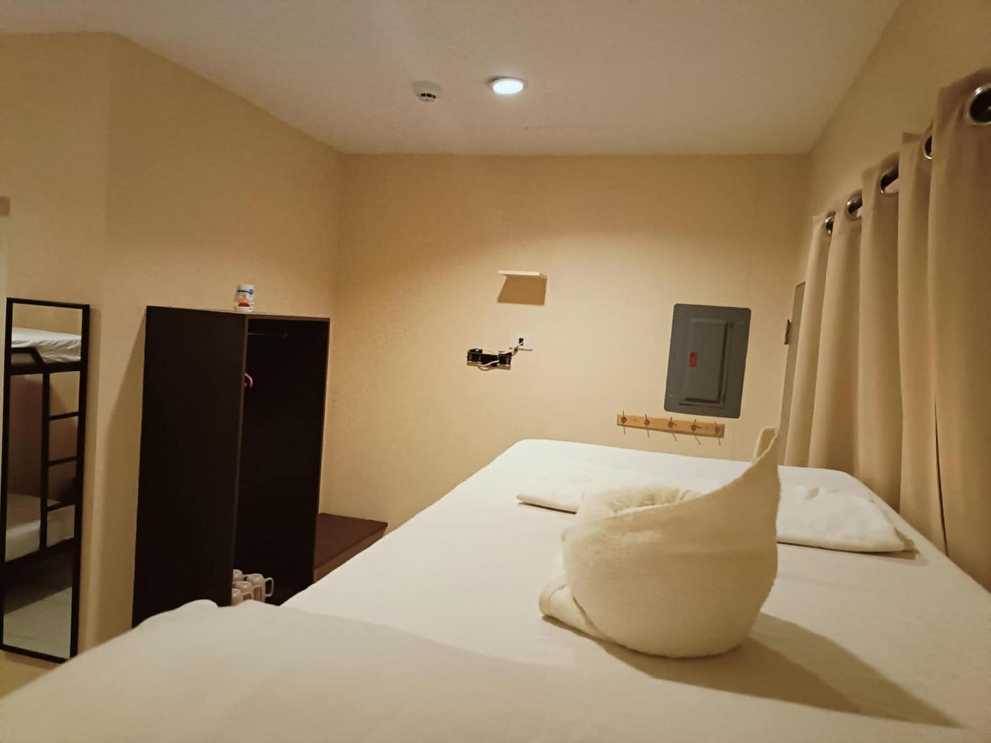 Claytown Pension House Dumaguete City Bagian luar foto