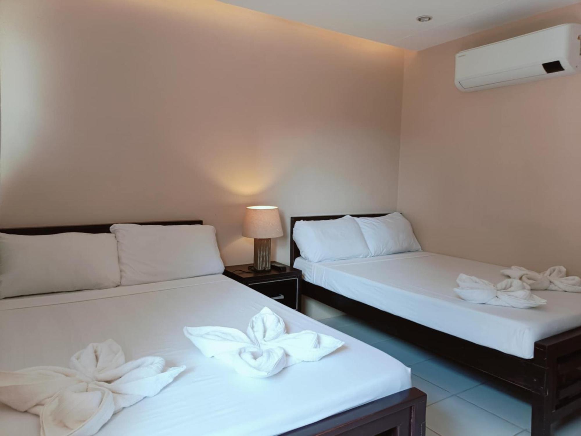 Claytown Pension House Dumaguete City Bagian luar foto
