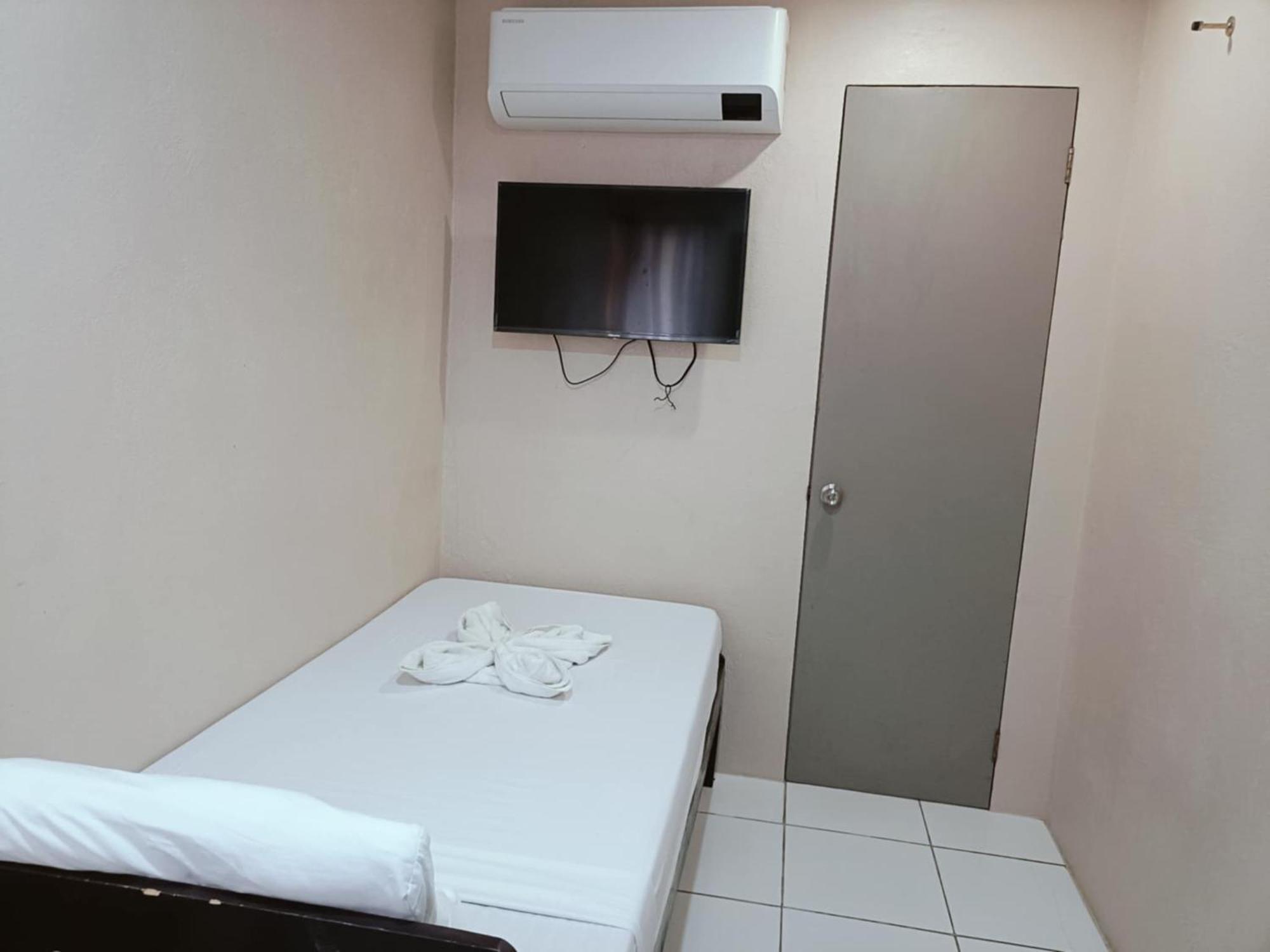 Claytown Pension House Dumaguete City Bagian luar foto