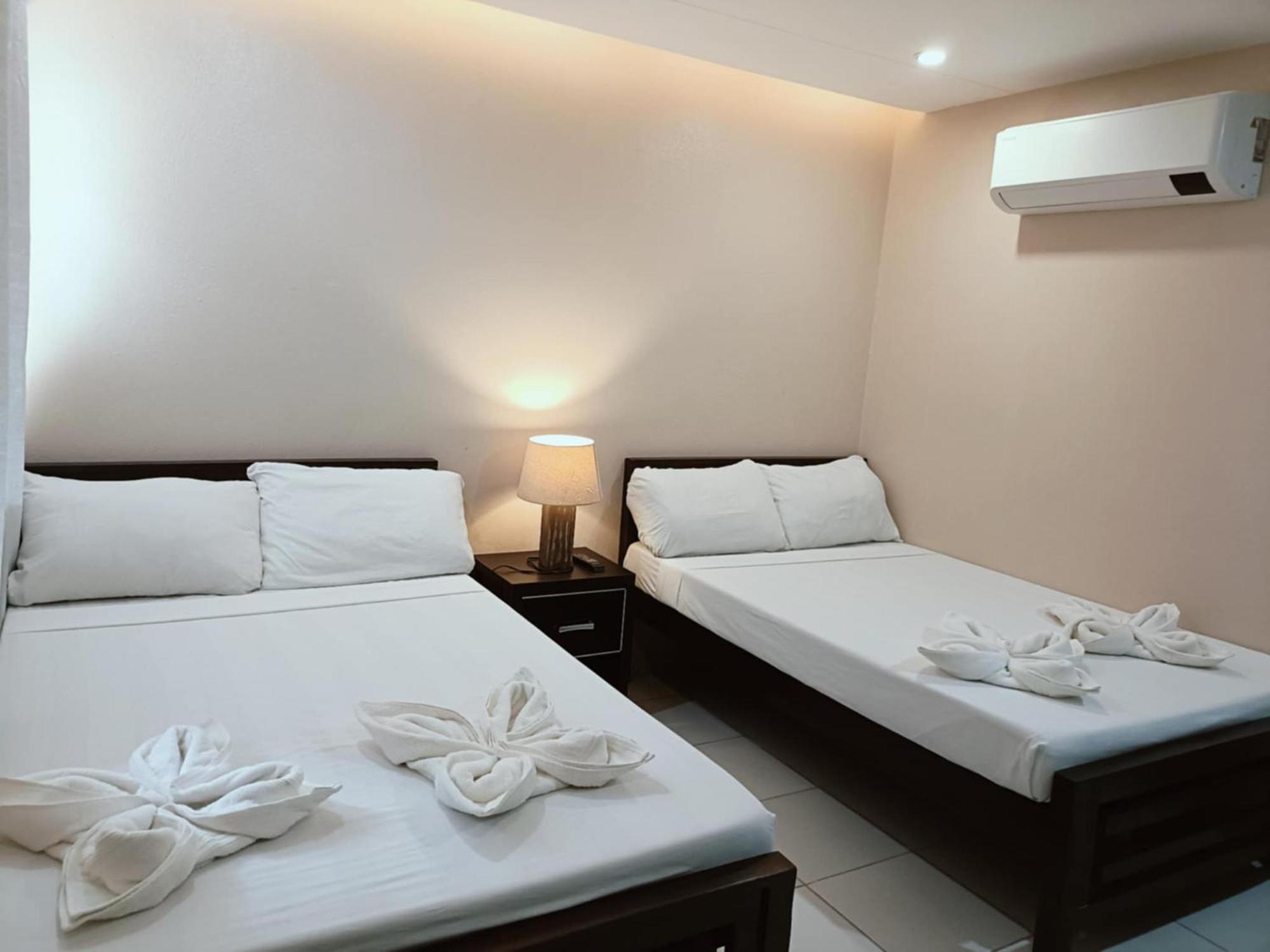 Claytown Pension House Dumaguete City Bagian luar foto